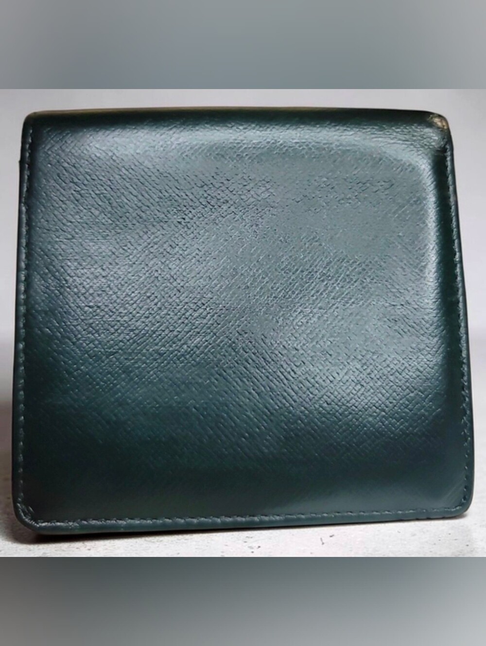 LOUIS VUITTON โ๏ธ Epicea (EPI) Taiga โ๏ธ Compact Bi-Fold Wallet ๐ 1992 Vint. EUC - Picture 4 of 11